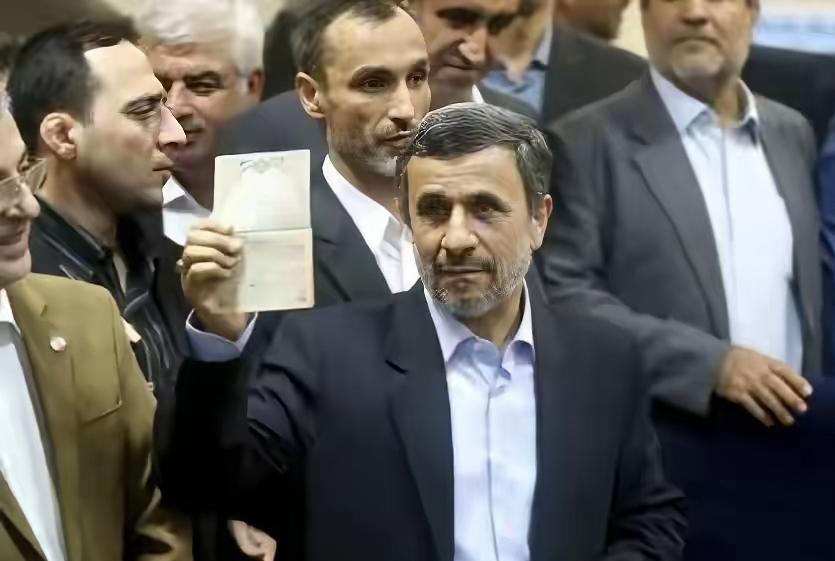 内贾德大难不死必将得重用

内贾德死里逃生，局势背后的深意显而易见。表面上是个人