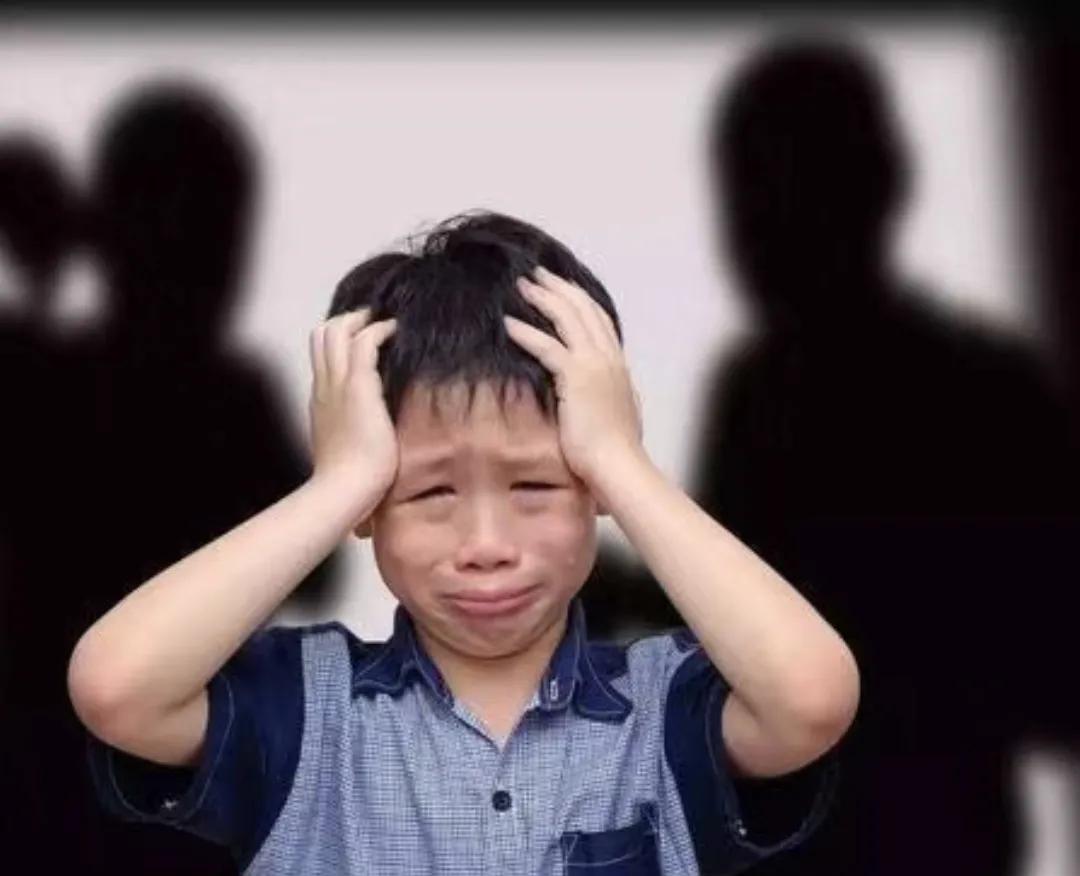 长大后可能没啥出息的孩子，往往有以下几点特征：
1，做事情三分钟热度，刚开始兴致