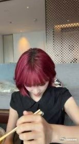 黄灿灿直播 人间小太阳黄灿灿，直播间随性松弛又可爱，以最本真的模样陪伴观众，温柔