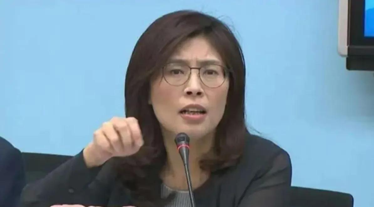 郑丽文当选才是统一最大的“绊脚石”！
说白了，解放台湾icon，实现祖国统一，不