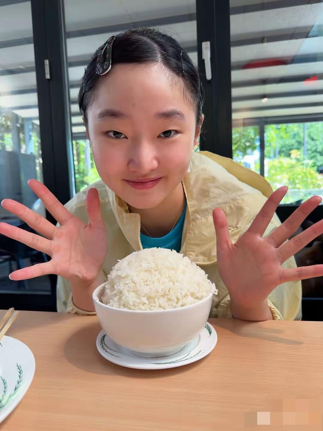 6月16日张本美和发文庆祝自己18岁生日！
今天是张本美和18岁生日，为了纪念自