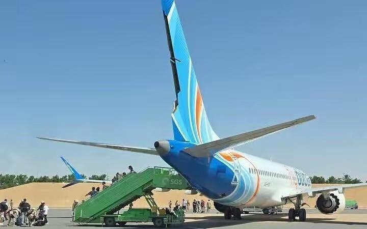 9月30日，一架从迪拜飞往以色列特拉维夫的迪拜航空航班在空中发生紧急情况。

飞