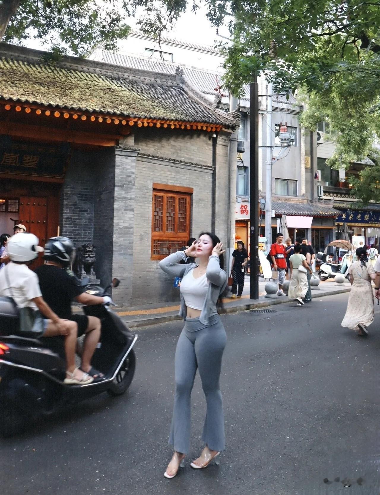 普通打工人真没必要捐款？

韩红这事儿闹得沸沸扬扬，她到底真塌假塌，没兴趣站队，