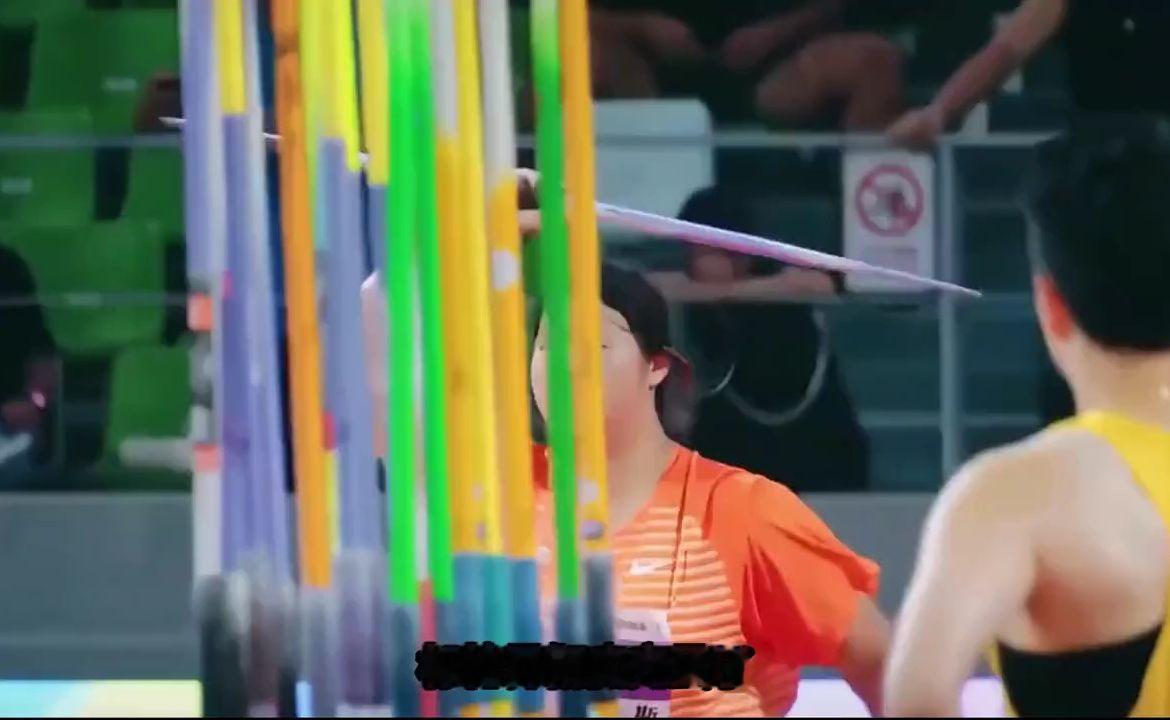 18岁中国姑娘，把世界纪录逼到墙角 #严子怡 #标枪 #体育