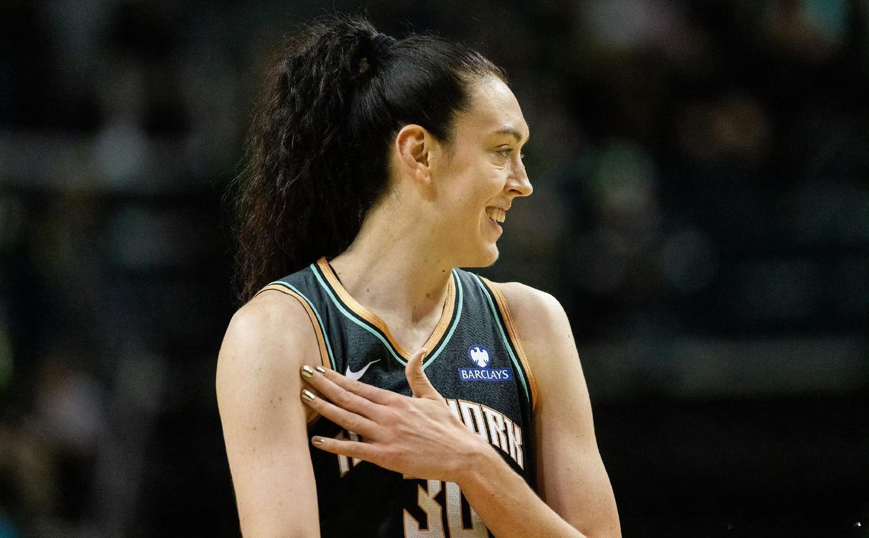 WNBA常规赛明天上午继续进行，华盛顿神秘人主场迎战纽约自由人。自由人是卫冕冠军