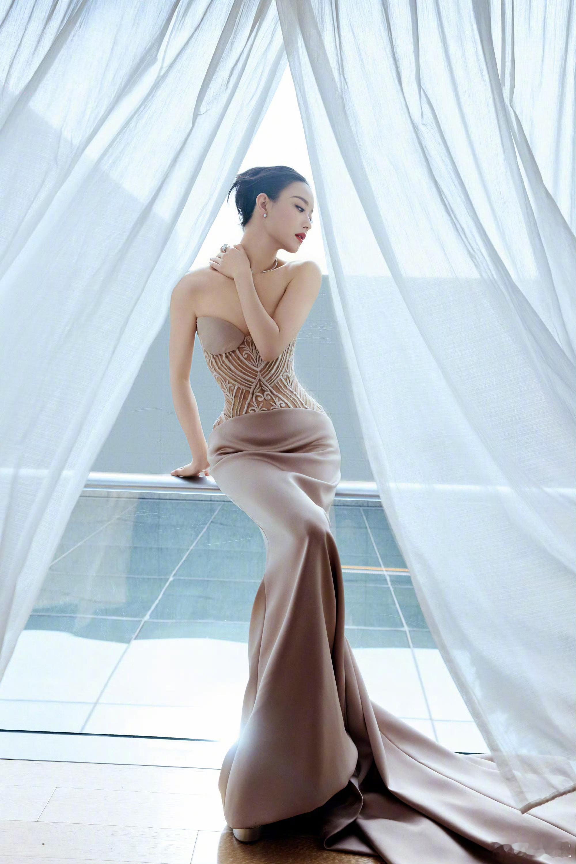 不知道 倪妮身材很曼妙不知道倪妮身材很曼妙🥵这一组真是一张比一张哇噻 