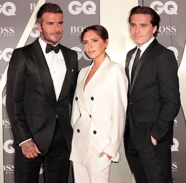 外媒曝贝克汉姆家庭矛盾原因 英国足球明星贝克汉姆 26 岁长子布鲁克林，近日在社