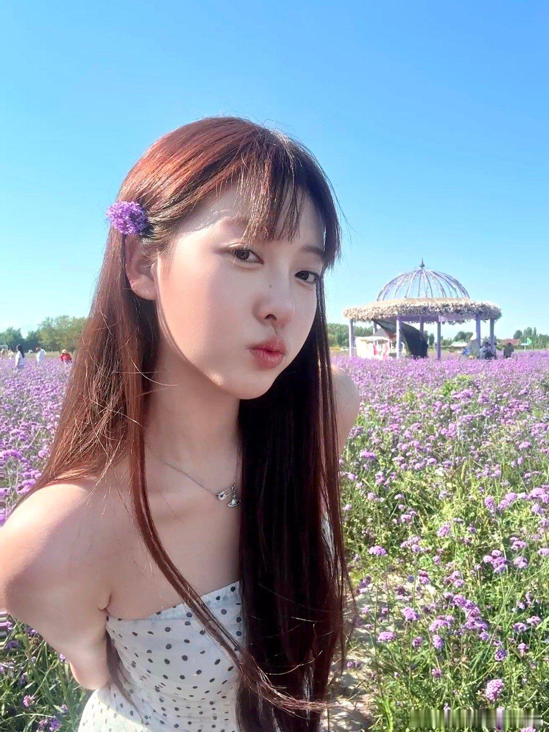 想住在满是鲜花的屋子里  ​​​