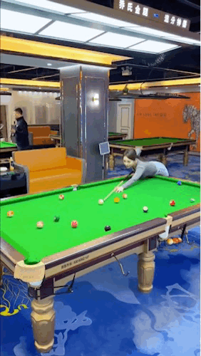 美女裁判王钟瑶的这杆球，犯规吗？是不是打台球能让身材变的更好?台球
