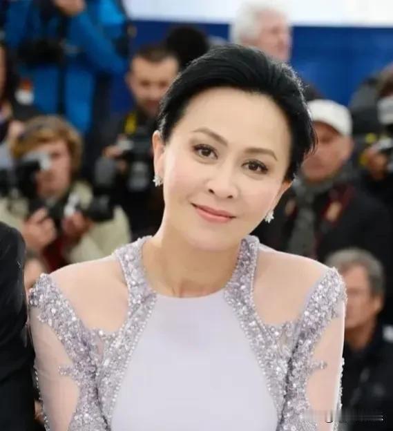 娱乐圈靠实力闯天下的8位独行侠[玫瑰]

第1位，刘嘉玲

第2位，张晚意

第