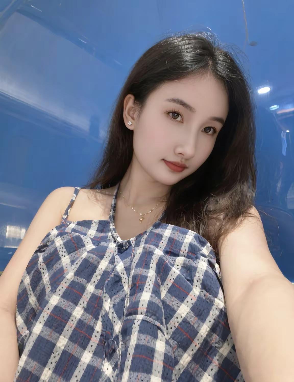 只想把自己养的越来越快乐、平静、其他的，都不太感兴趣！