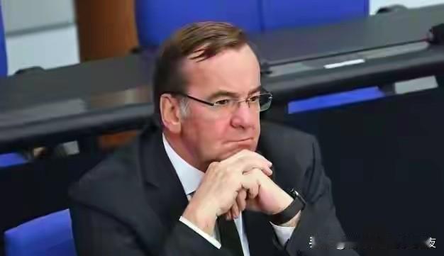 德国防长呼吁北约加强军备