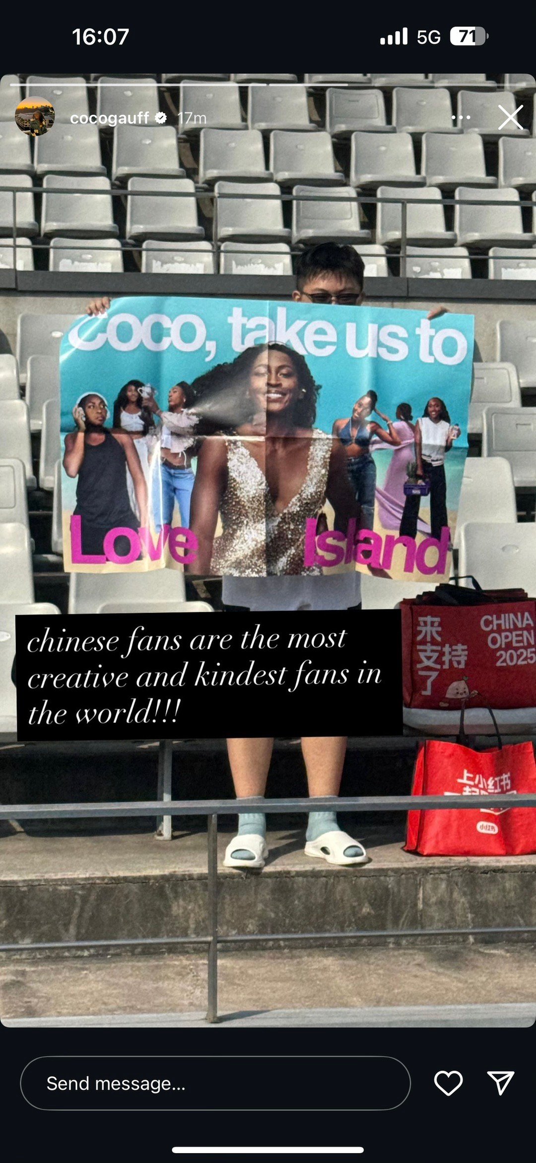 本人连夜赶制的海报就这么被浓浓饭撒，心情是又给小红书蹭到了 ​​​