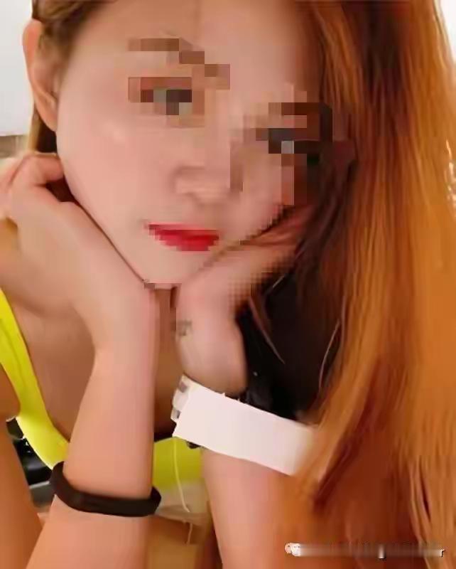 大马性感网红洛阳白马寺“无香假拜”引众怒：是穿衣自由还是亵渎神明？流量狂欢下的信