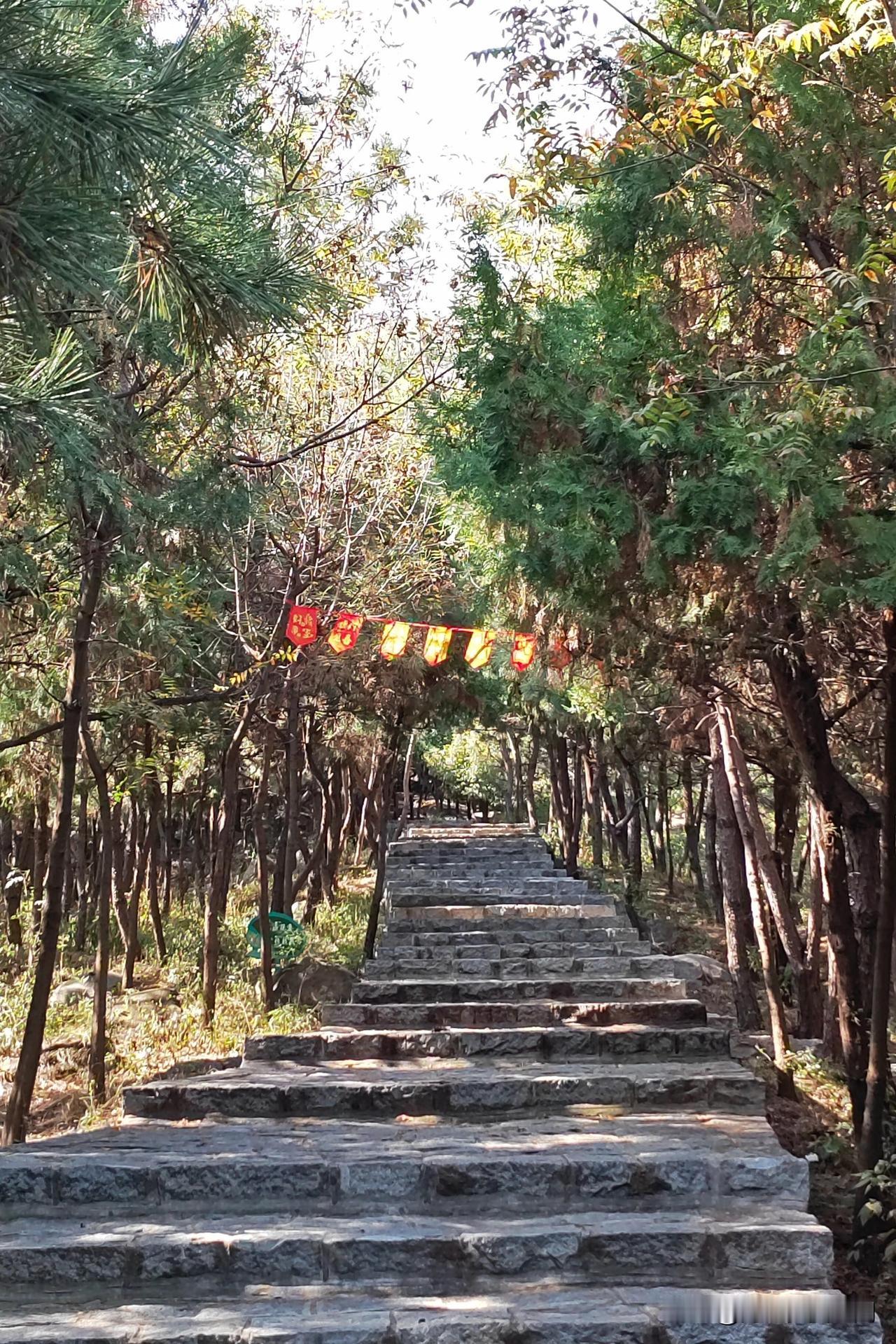 上天赐给我们的东西，不会是一切如意，随缘认为就好；人间的公平，也不是我们想要的那