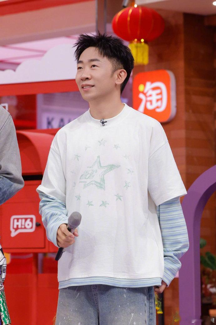 杨迪丁程鑫敖子逸对你讲手势舞日常就喜欢看这种轻松小物料，没有剧本感，全程都是自然