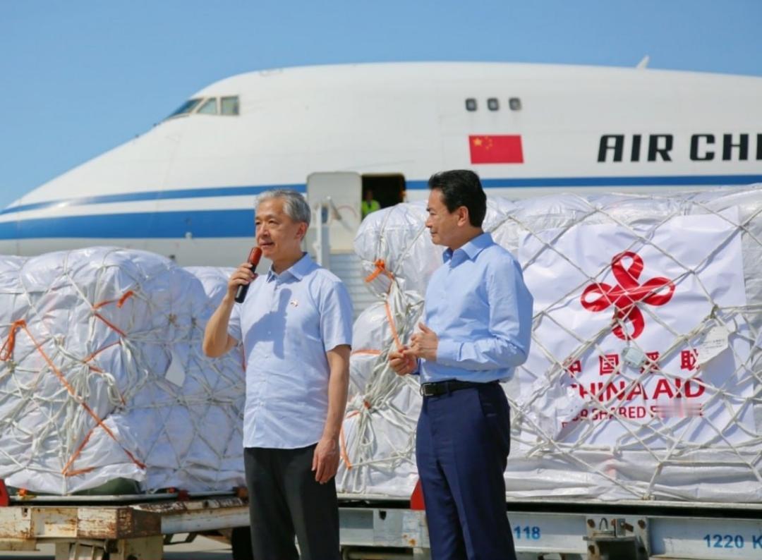 新闻快讯——中国正向柬埔寨政府提供价值约285万美元的人道主义援助，用于帮扶受柬