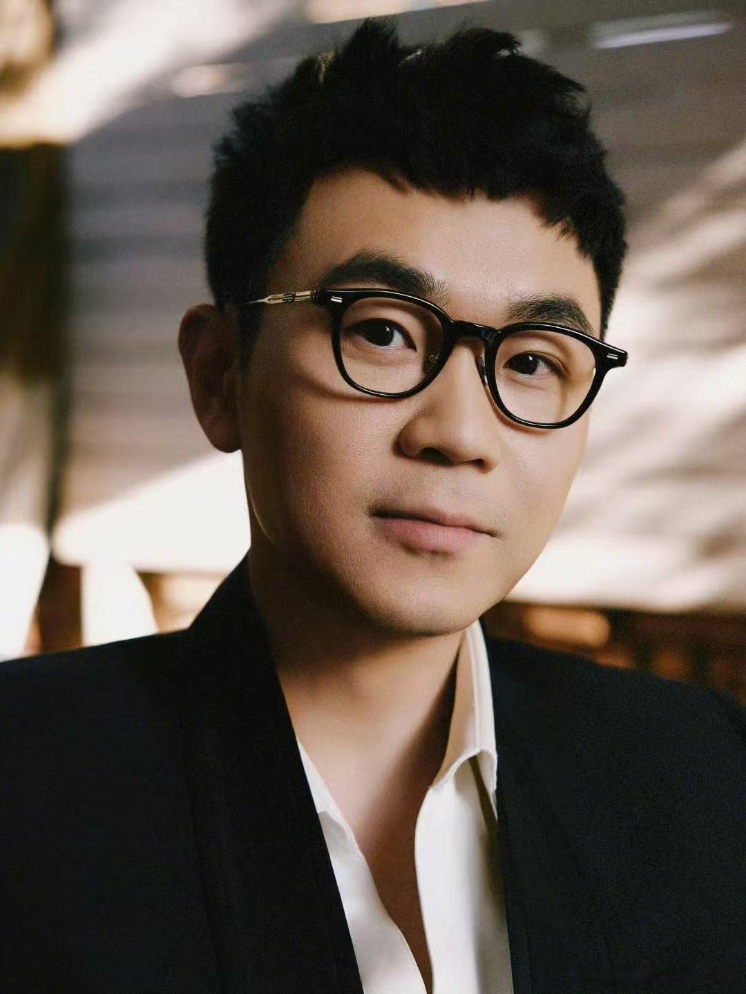 王皓沈阳喜剧周双份惊喜家人们，第二届沈阳喜剧周闭幕式都看了没？王皓不仅拿了喜剧电