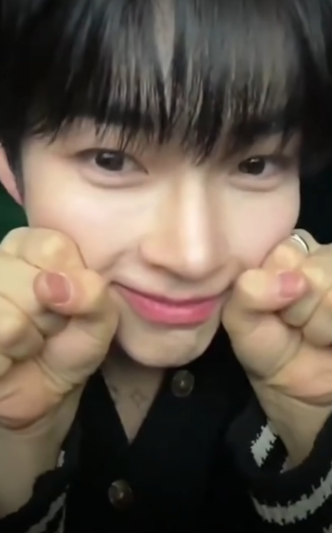 人 吃我一个喵喵拳ฅ ˃ ᵕ ˂ ฅ 