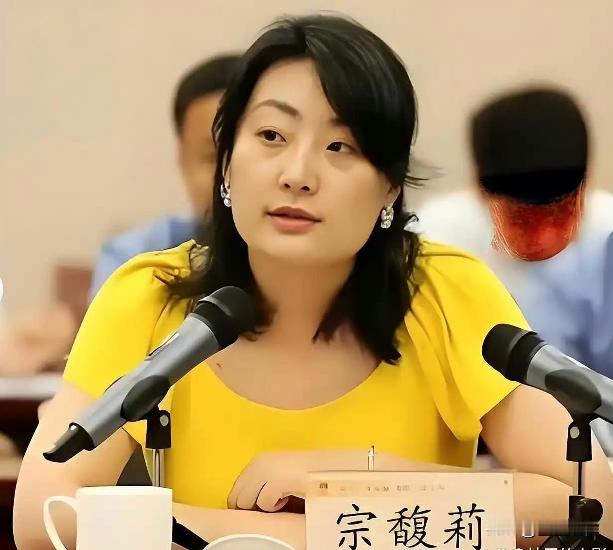 消费选择的底层逻辑从来离不开人物IP。《功夫女足》票房基本靠周星驰号召力撑着，换