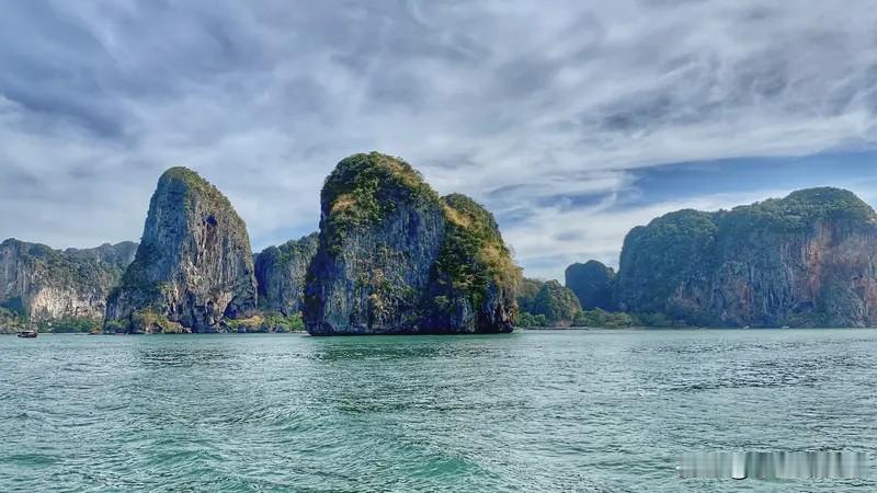 大江南北；风景如画、生机无限、
阳光璀璨，桃李满堂、经济效益
突飞猛进，金融信息
