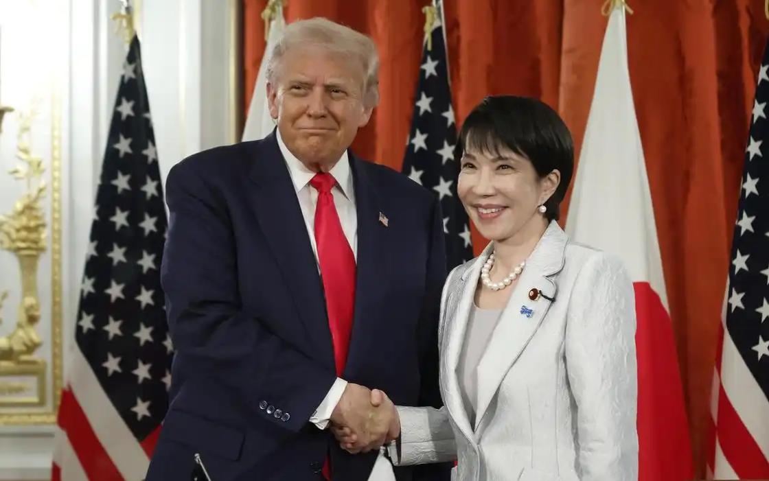 特朗普访日，像是各求所需的政治作秀！

对于高市早苗来说，她刚刚当上日本首位女性