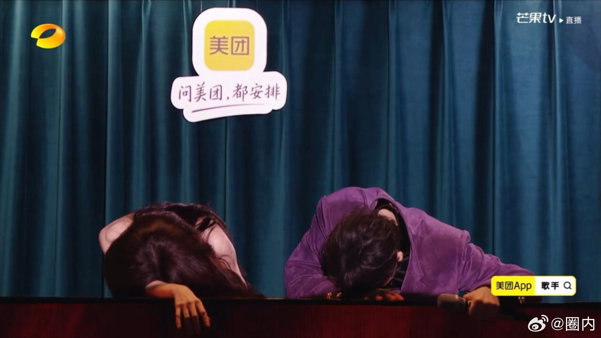 张碧晨尤长靖苦笑  结石姐选了张碧晨尤长靖袭榜，他俩就这样苦笑哈哈哈哈歌手直播歌