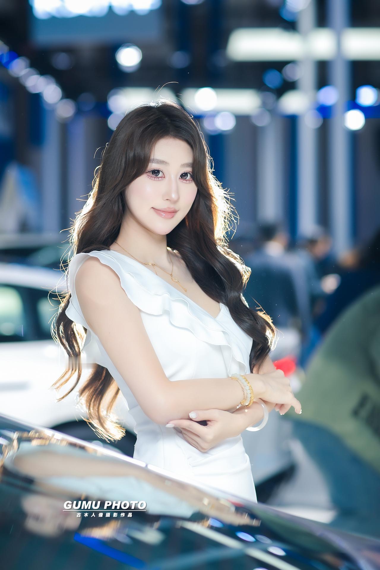 2025贵阳汽车文化节长安汽车展台模特小姐姐