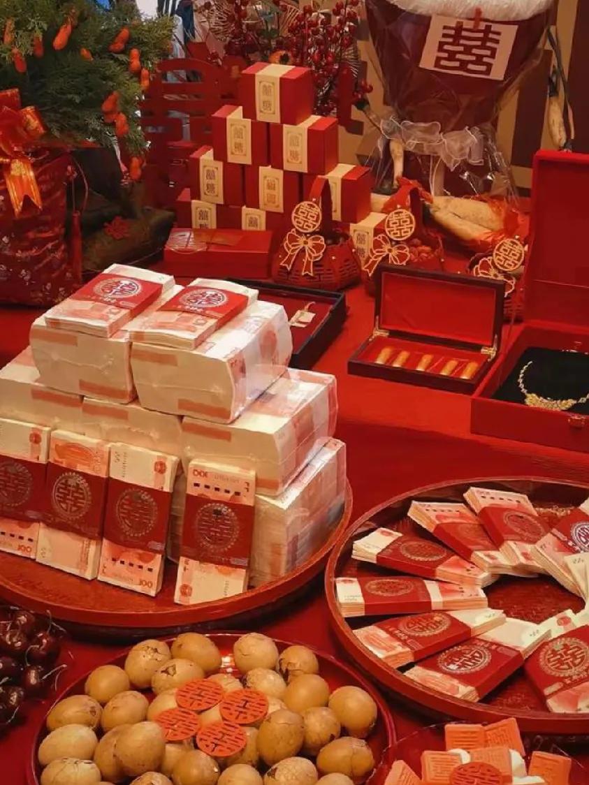 我认为不应该 没领证，彩礼都能全要回来吗？
没领证，彩礼不一定能全要回来。根据相