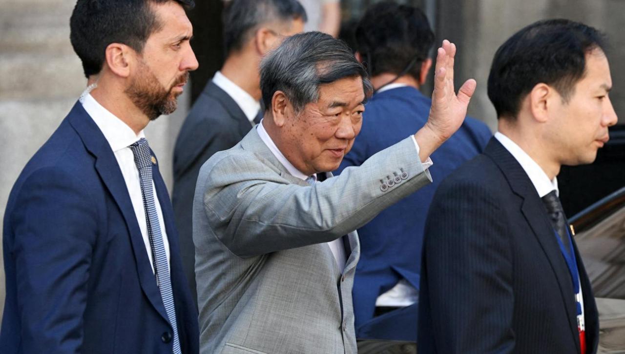 美国在马德里会谈上收起了拳头，转头却让贝森特去忽悠欧洲，这操作是不是有点像“自己