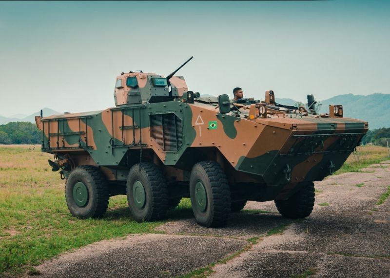 巴西首款100%自主研发的手动武器站REMAN，它根据巴西陆军的规格设计，外形低