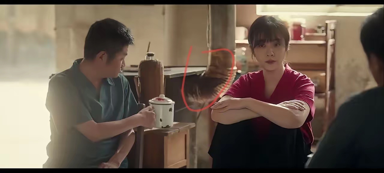 电视剧《主角》穿帮镜头，那时候没有这样的拐脖 