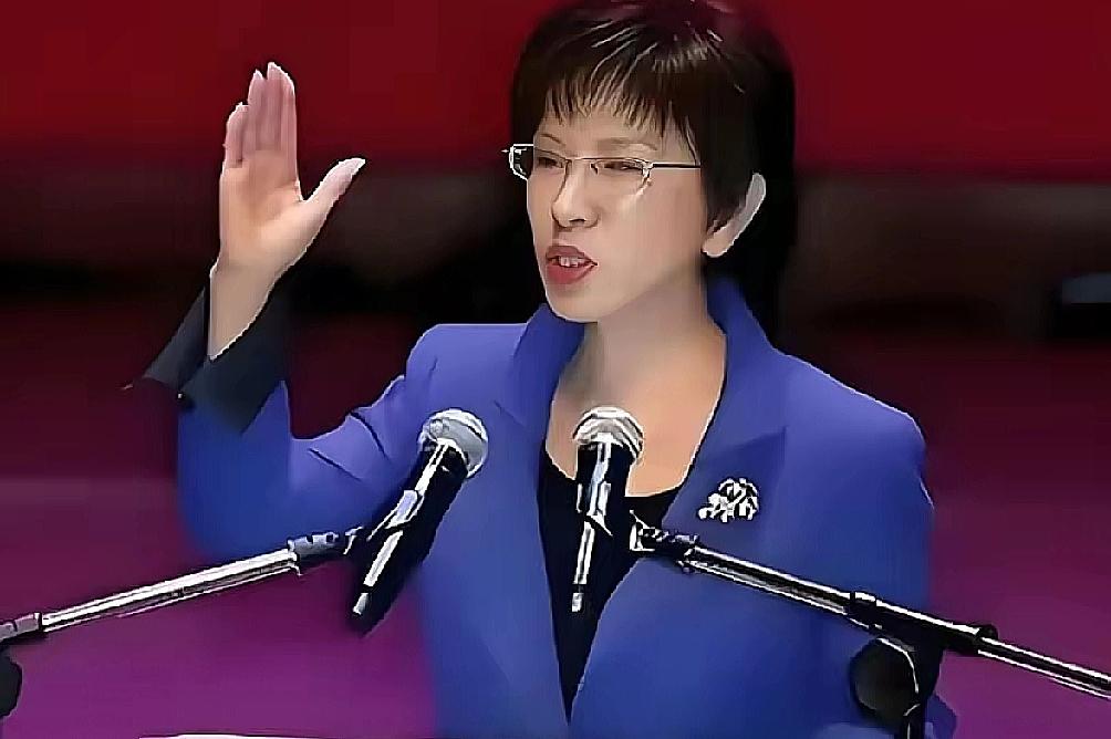 洪秀柱露出真面目了！强调统一是国民党的目标，而不是现在的口号。
​​说白了，与其