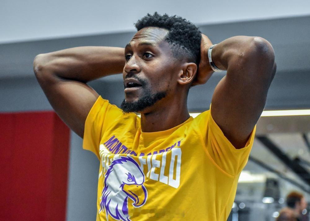 关于世界田径诚信组织骚操作的讨论。英属维尔京群岛的 Adaejah Hodge 