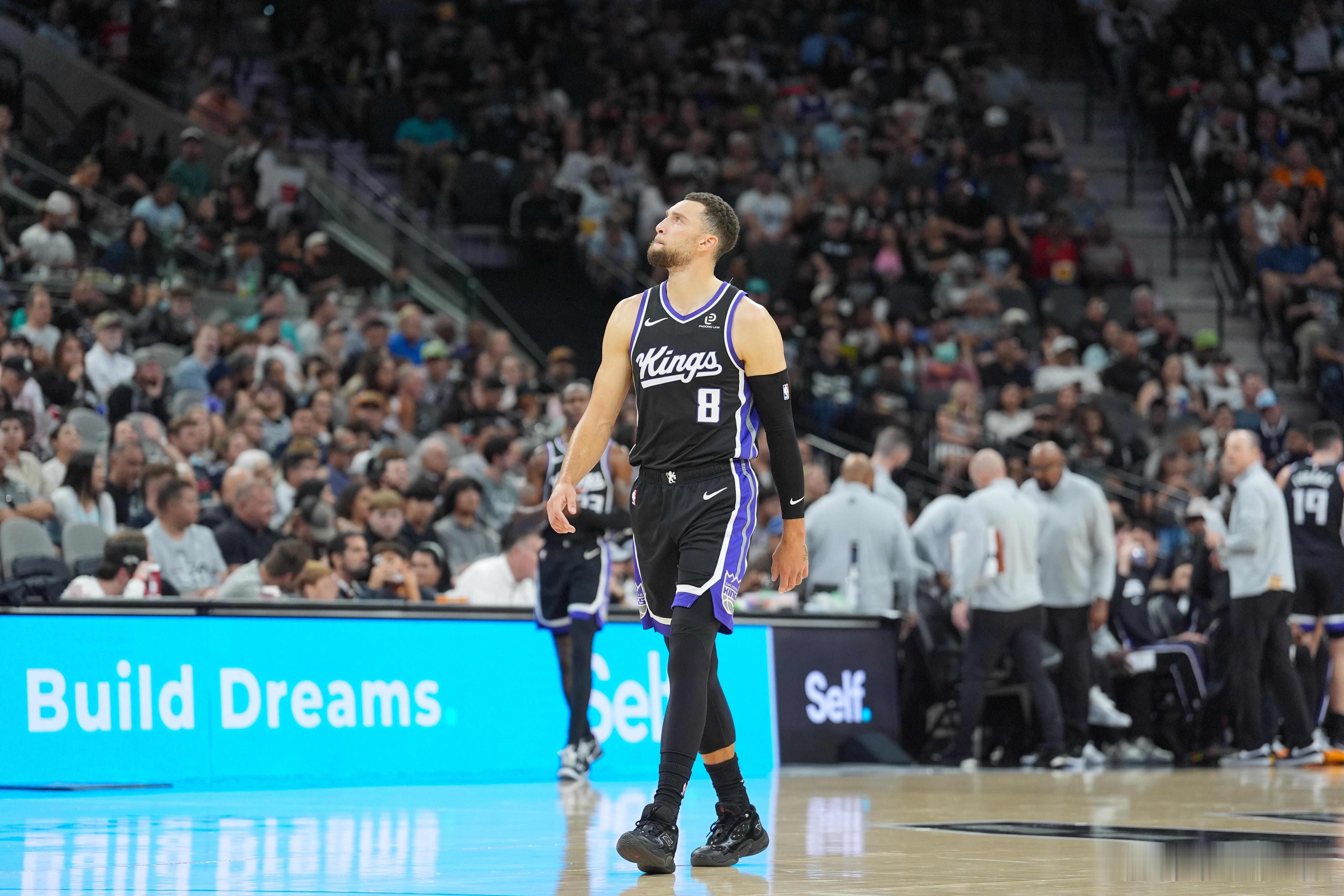 拉文NBA生存法则牺牲国王拉文：不是谁都能在NBA立足，想出类拔萃就必须做出牺牲