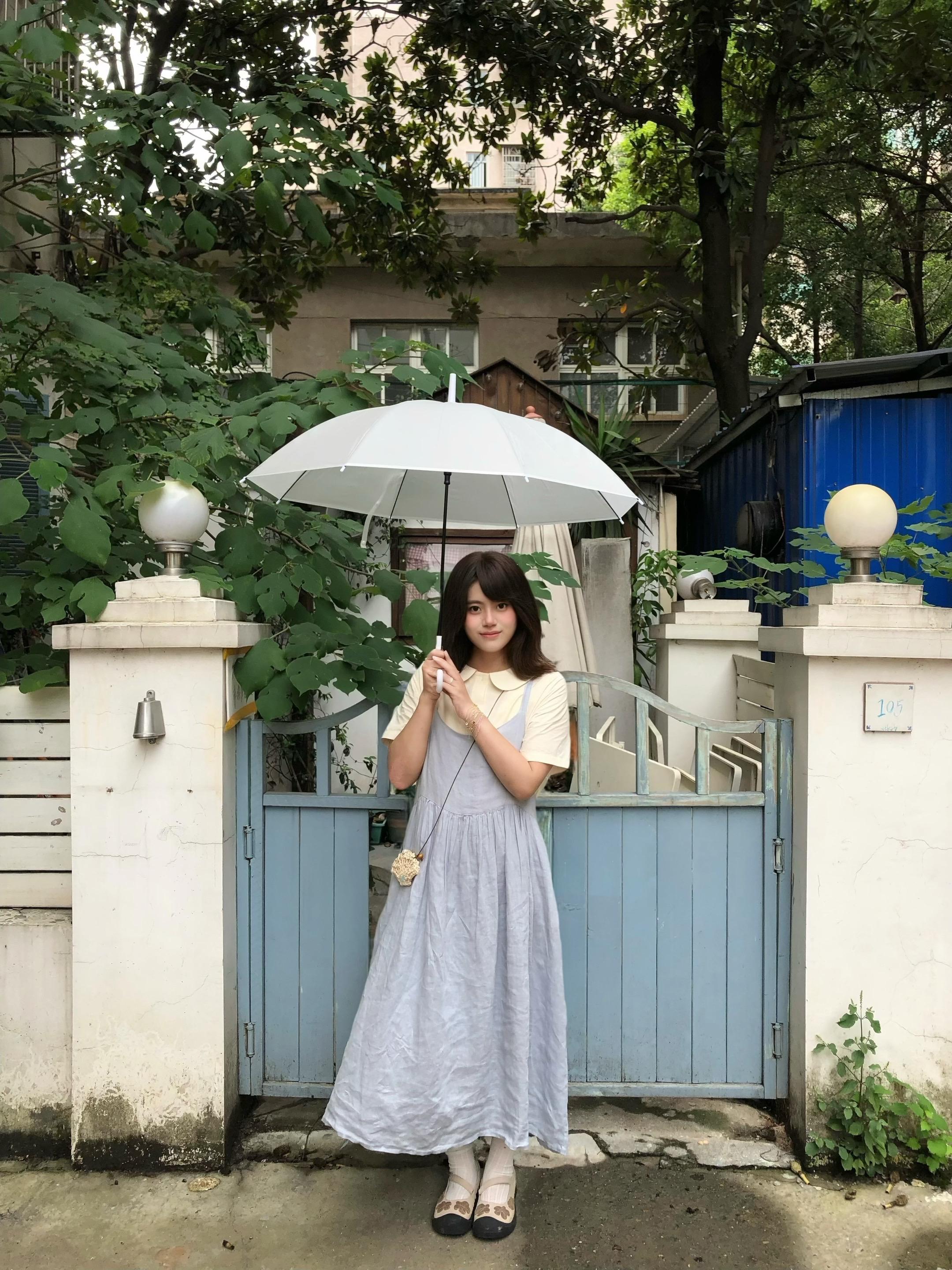 下雨天了怎么办，我好想你。