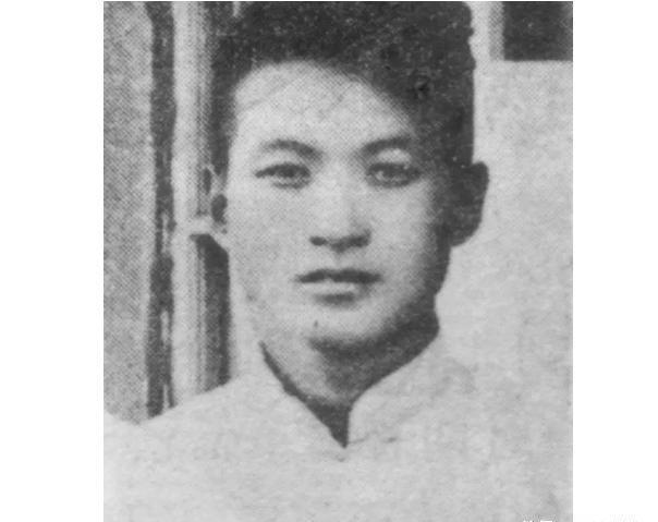 1933年9月，东北那地儿秋风嗖嗖地刮，冷得人心都颤。白子峰这位老爷子，可真是个