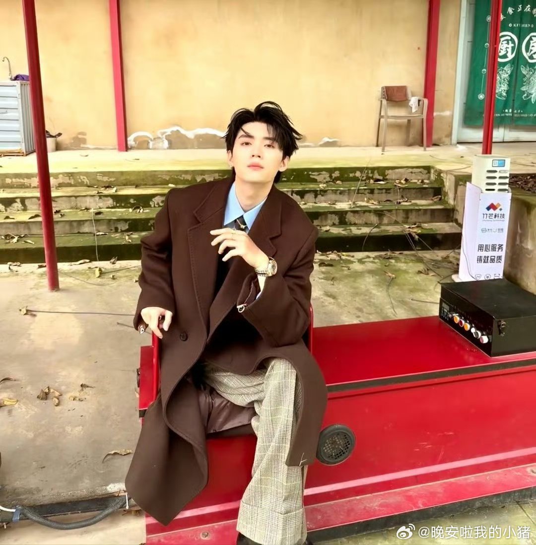 周翊然Red Gala活动造型，老钱风，留洋回国的公子