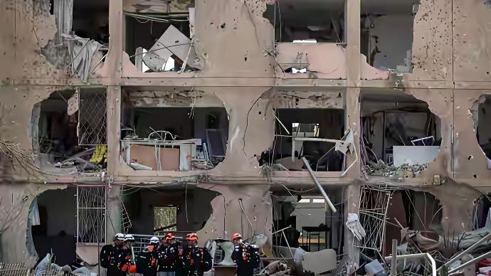 “真实承诺”轰出第77棒！伊朗导弹把中东美军基地当保龄球瓶，全数全倒！
​伊朗这