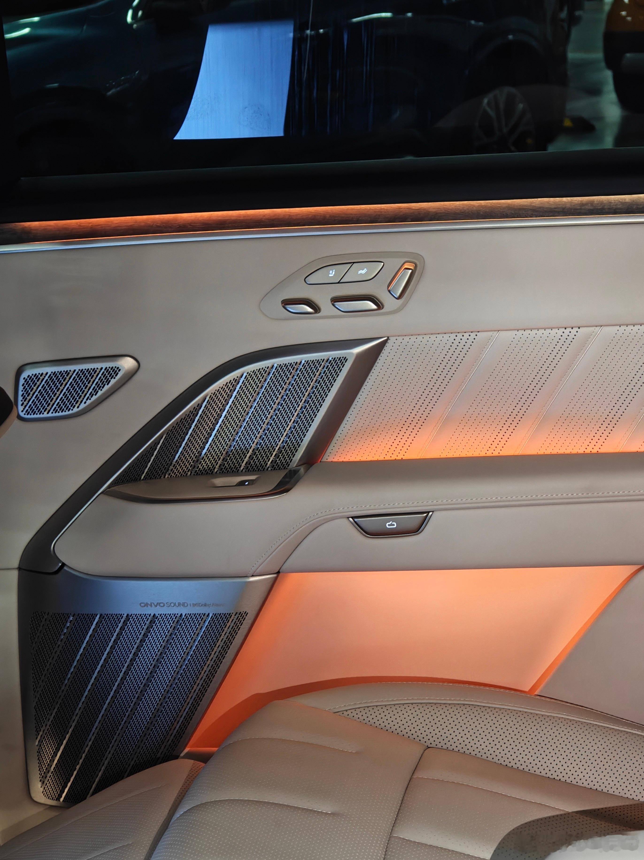 乐道L90这个内饰在蔚来体系下，也就算一般般吧。水哥有话说