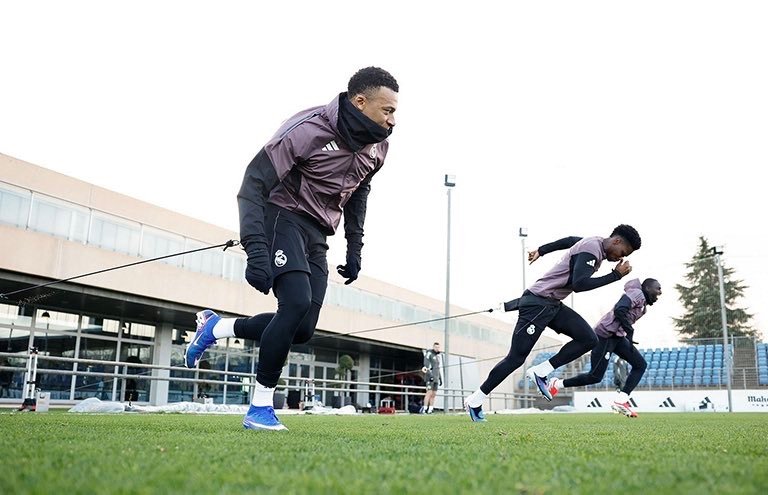 姆巴佩  今日训练🏃🏽阻力跑回归👦🏽⚽️姆巴佩