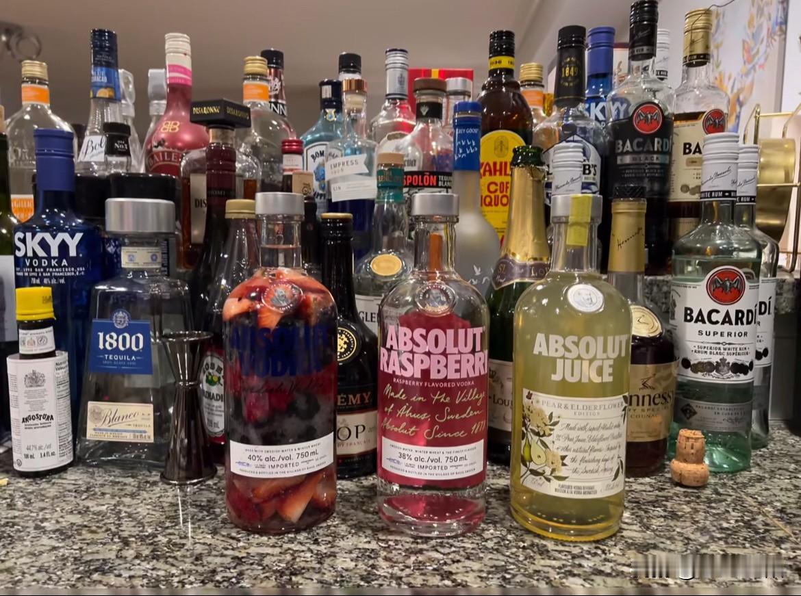 [吐血]减肥/减脂期间：还是少喝点酒吧！

1克（g）酒精：差不多有7大卡的热量