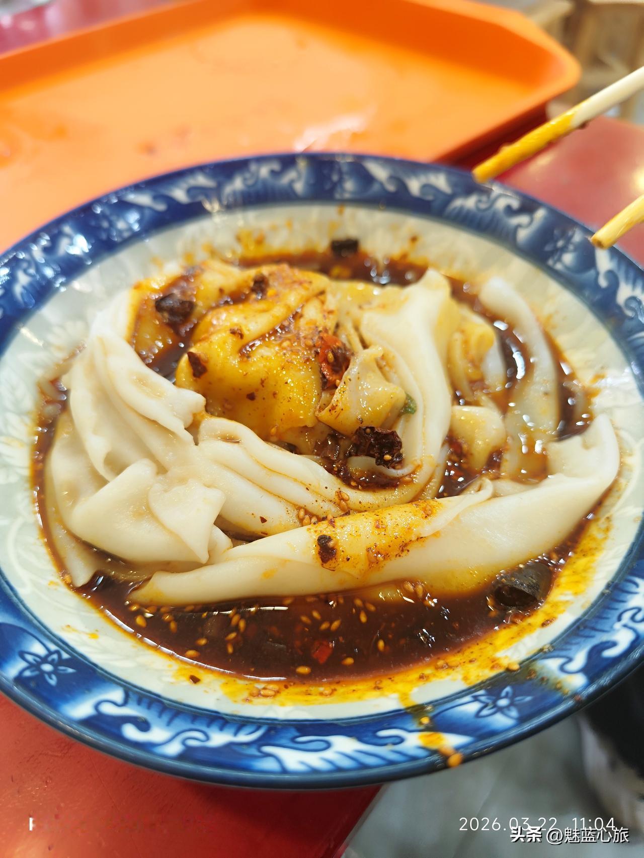 上周末去了陕西汉中，才知道被叫“鱼米之乡”，不是浪得虚名~
来到汉中看了油菜花，