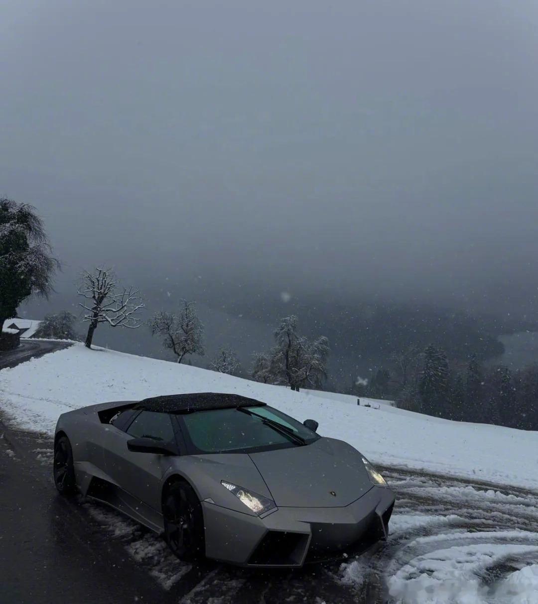 雪天的绝境破碎感，兰博基尼演绎得很好 