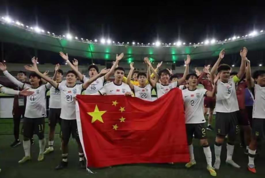 : 4负于日本队获得亚军（一个点球，两个折射球），但他们已经改写了中国足球历史！