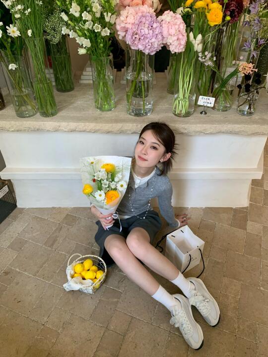 充满鲜花和阳光的日子