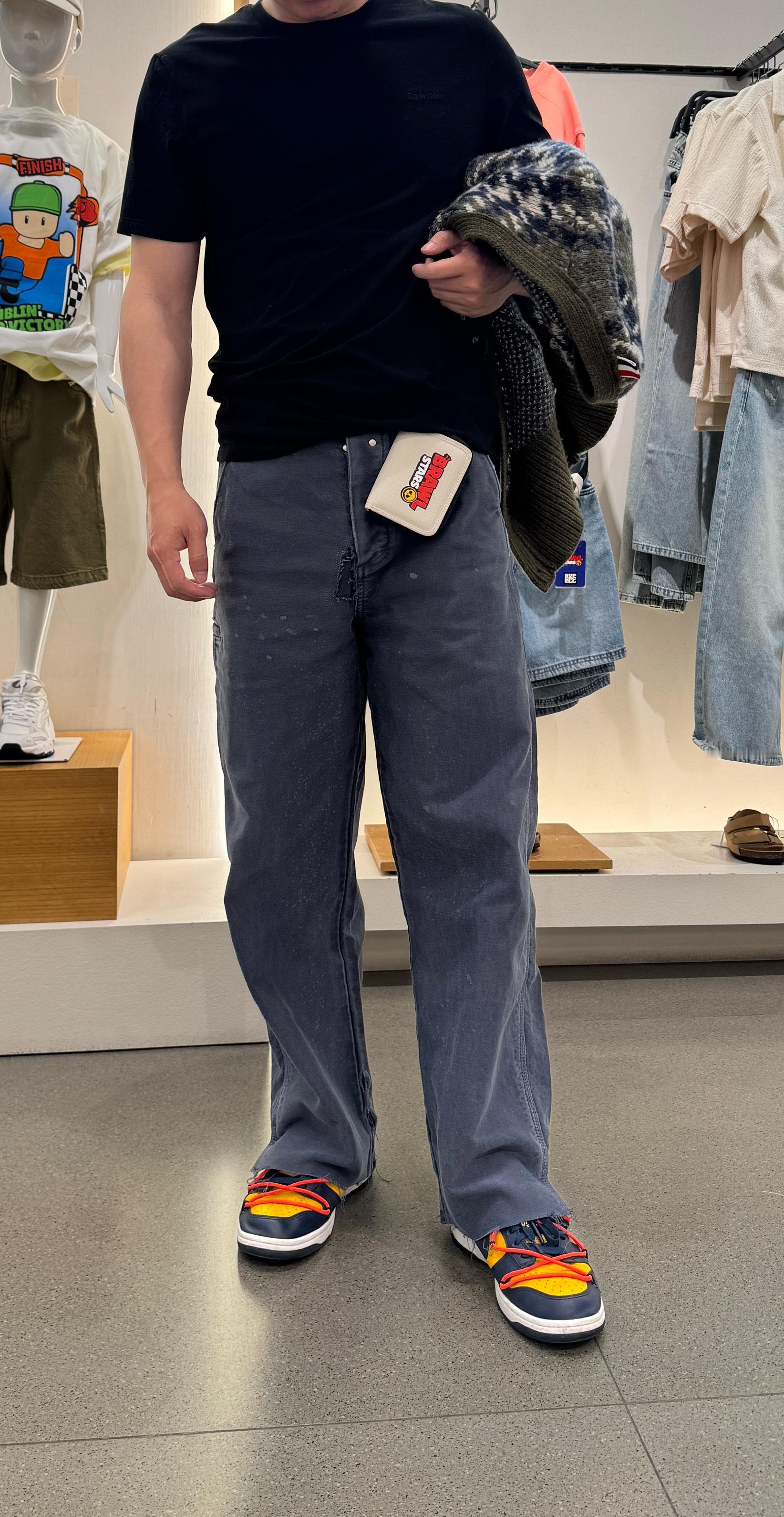 OOTD，小新送了我一个钥匙包，我寻思我哪来的钥匙啊？