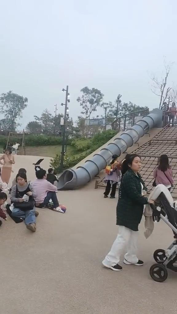 这山不倒，我不走就可以了。