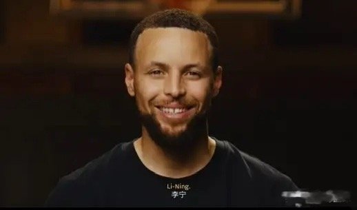 代言中国球鞋品牌的现役NBA球员：1、库里——代言李宁2、巴特勒——代言李宁3、