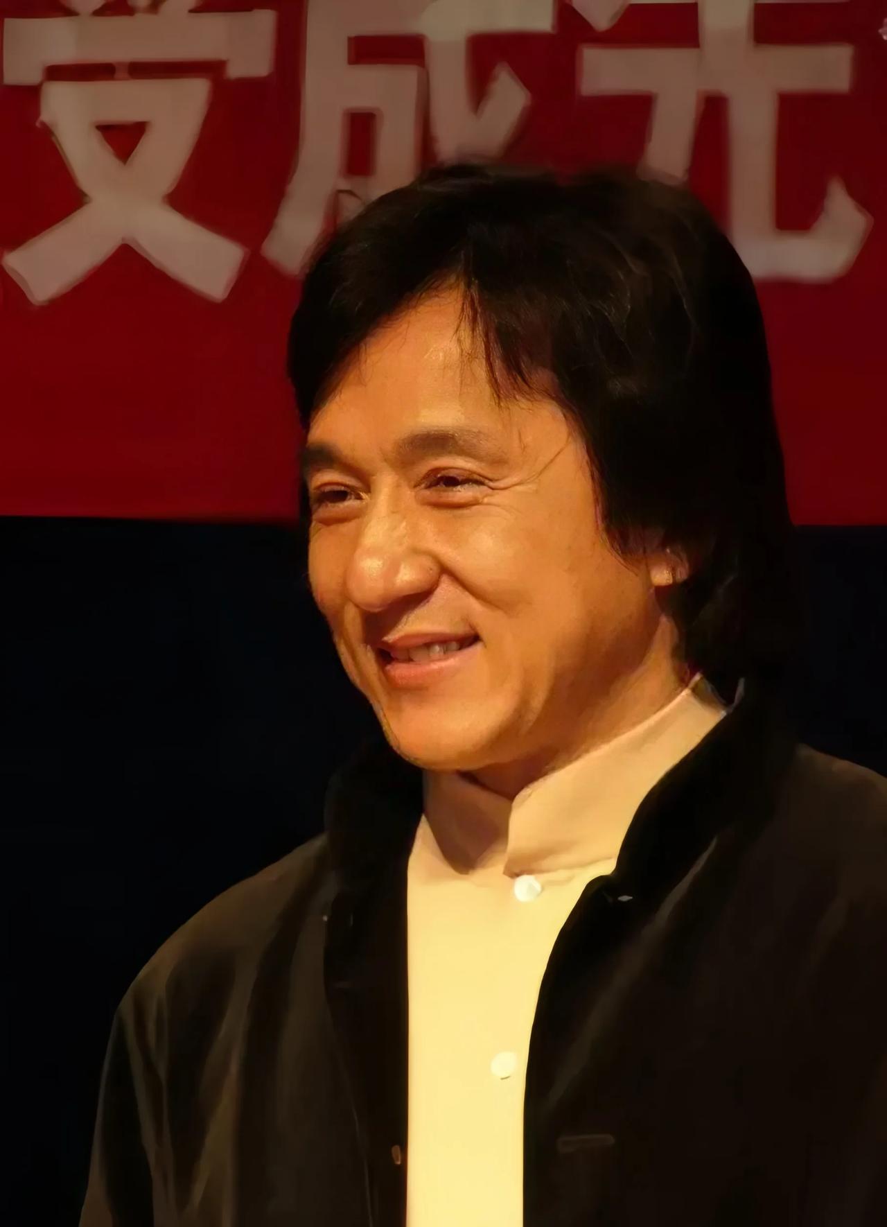 香港男神也老了！岁月不饶人，连刘德华和成龙这样的男神也难以抵挡白发的侵袭。
最近